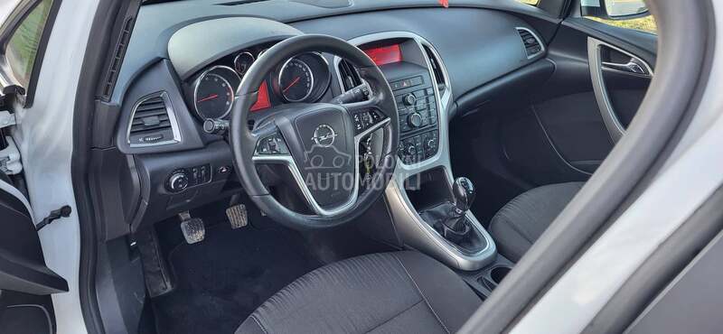 Opel Astra J 1.4