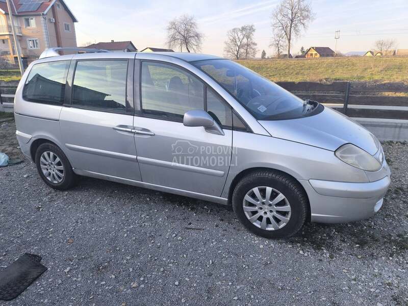 Citroen C8 