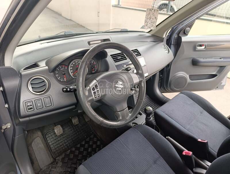 Suzuki Swift 1.3