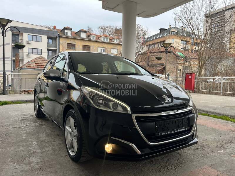 Peugeot 208 1.2i STIYLE LINE CH