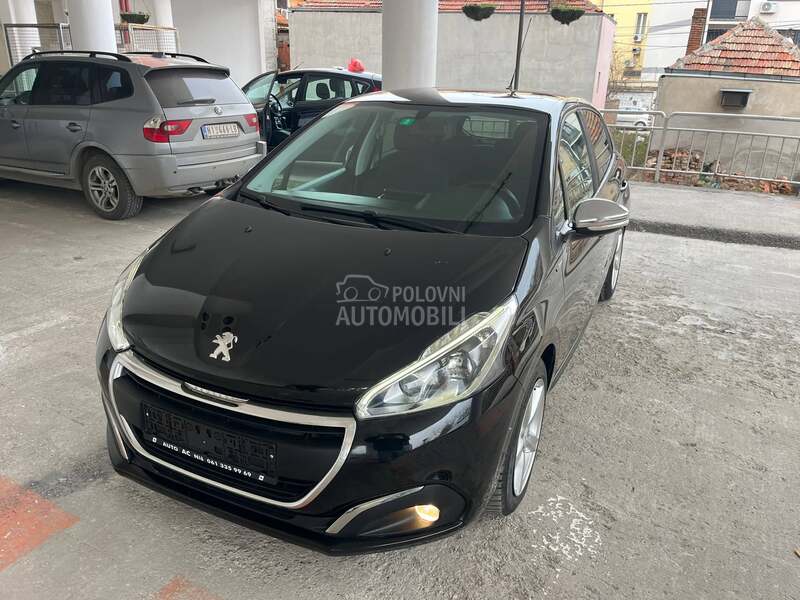 Peugeot 208 1.2i STIYLE LINE CH