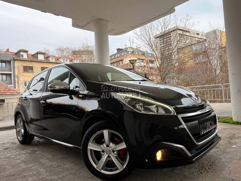 Peugeot 208 1.2i STIYLE LINE CH