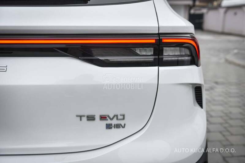 Dongfeng Forthing T5 EVO HEV