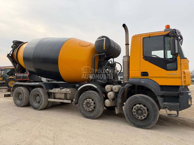 Iveco Trakker 440 Cifa 12 m3