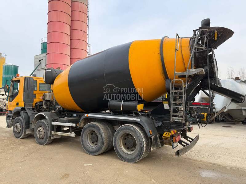 Iveco Trakker 440 Cifa 12 m3