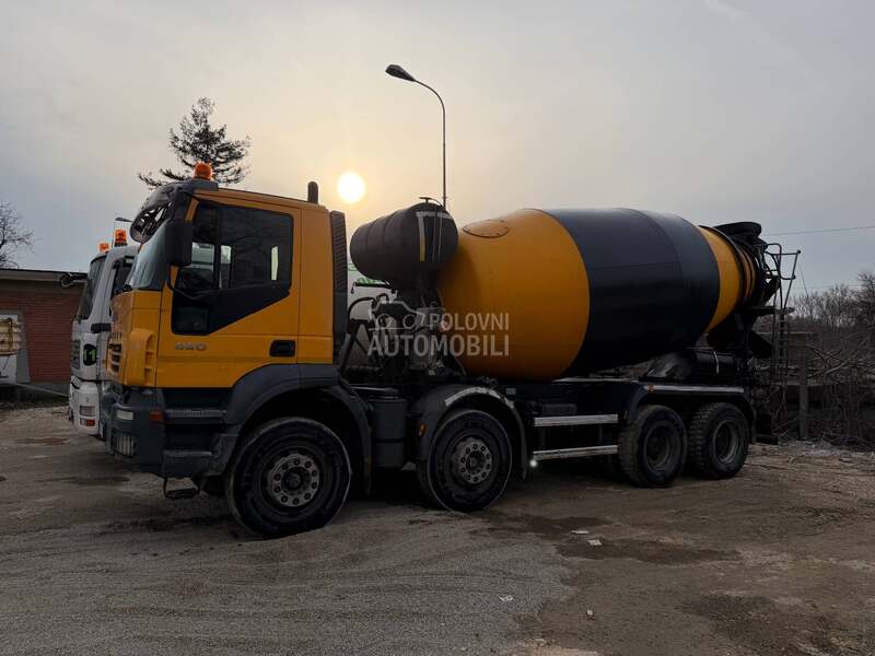 Iveco Trakker 440 Cifa 12 m3