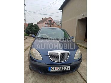 Lancia Ypsilon 