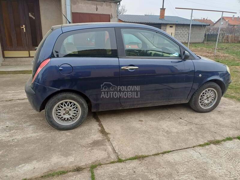 Lancia Ypsilon 