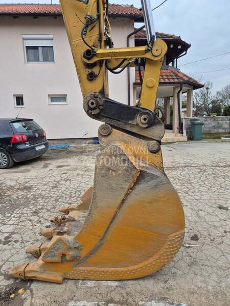CAT 318