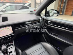 Porsche Cayenne Coupe Chrono Sport slika 23