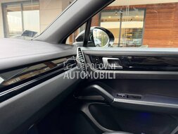 Porsche Cayenne Coupe Chrono Sport slika 34