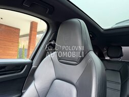 Porsche Cayenne Coupe Chrono Sport slika 35