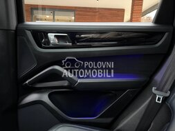 Porsche Cayenne Coupe Chrono Sport slika 24