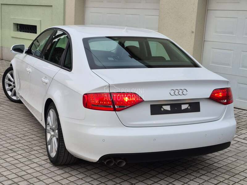 Audi A4 2.0 TDI/NAV/XEN/KOŽA
