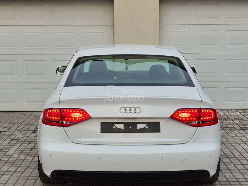 Audi A4 2.0 TDI/NAV/XEN/KOŽA
