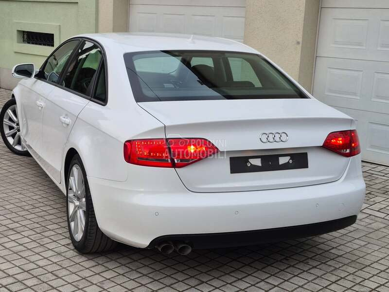 Audi A4 2.0 TDI/NAV/XEN/KOŽA