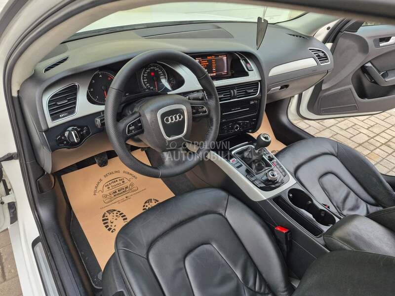 Audi A4 2.0 TDI/NAV/XEN/KOŽA