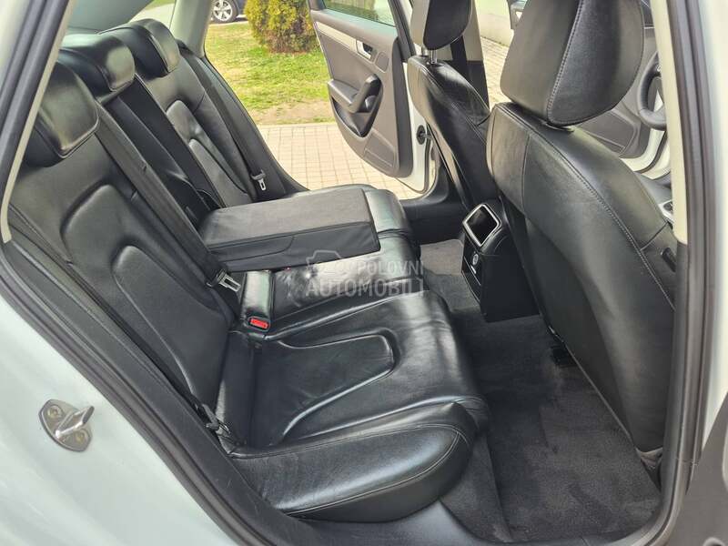 Audi A4 2.0 TDI/NAV/XEN/KOŽA