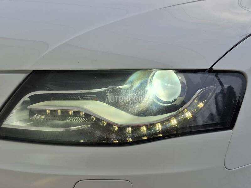 Audi A4 2.0 TDI/NAV/XEN/KOŽA