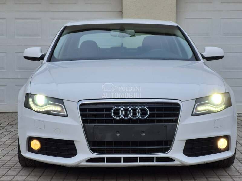 Audi A4 2.0 TDI/NAV/XEN/KOŽA