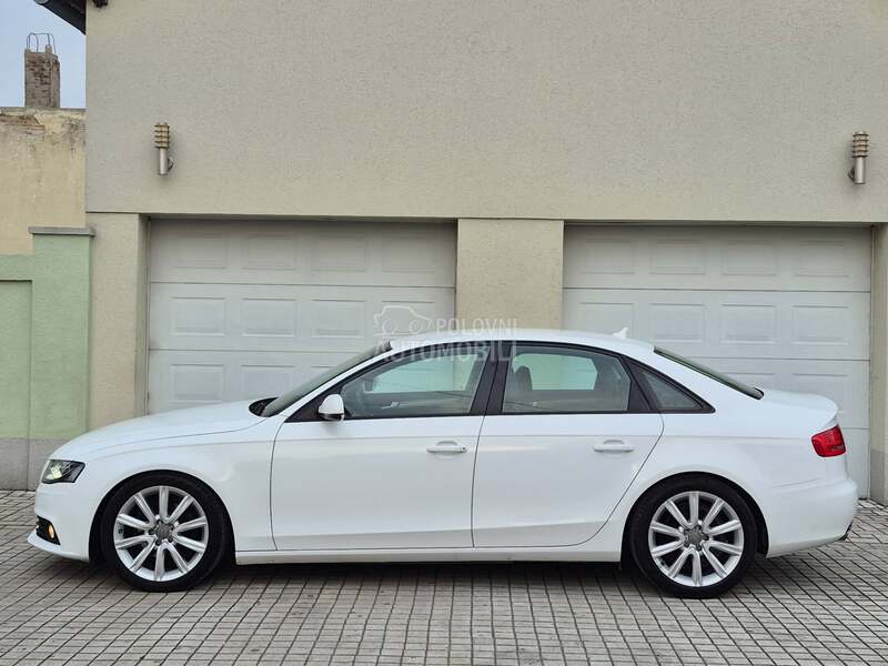 Audi A4 2.0 TDI/NAV/XEN/KOŽA