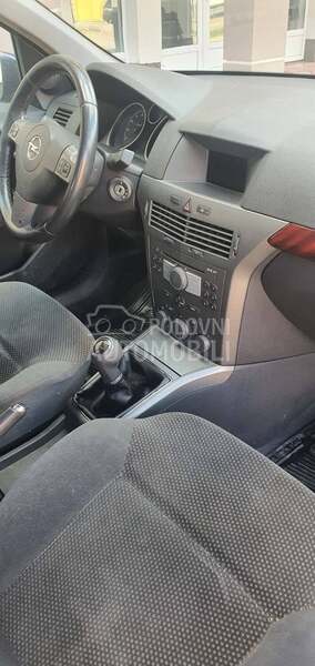 Opel Astra H 1.6