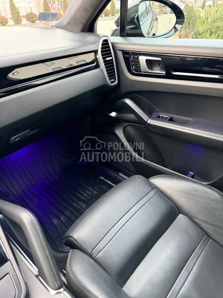 Porsche Cayenne Coupe TURBO 550HP
