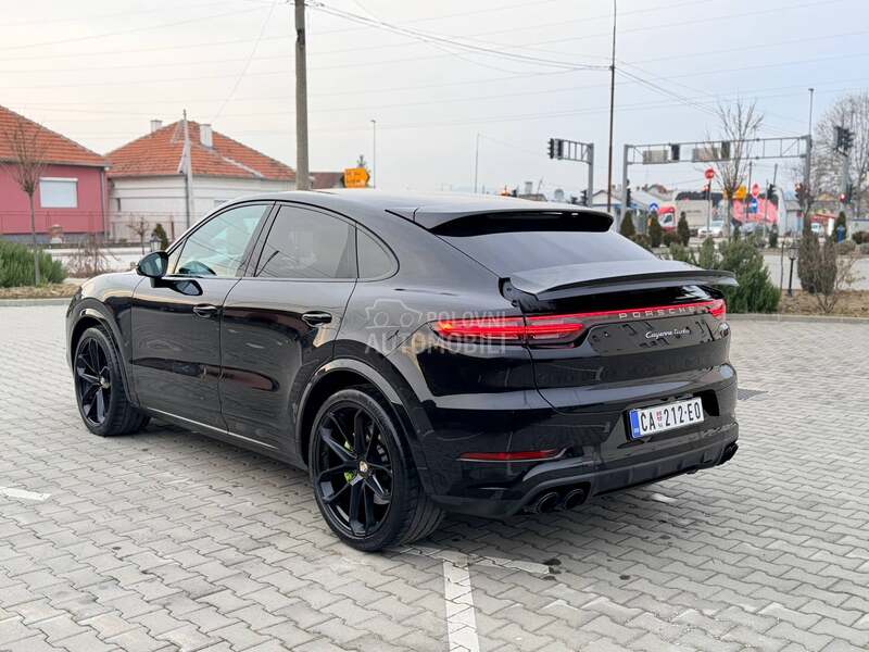 Porsche Cayenne Coupe TURBO 550HP