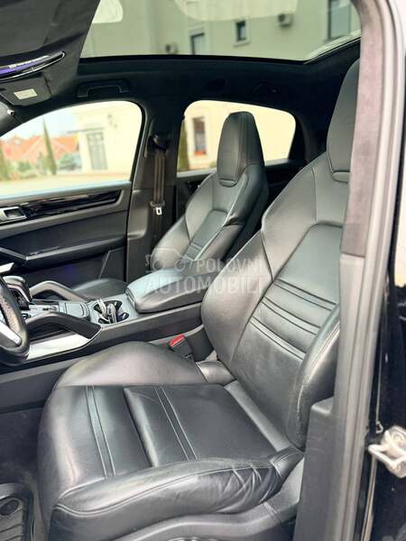 Porsche Cayenne Coupe TURBO 550HP