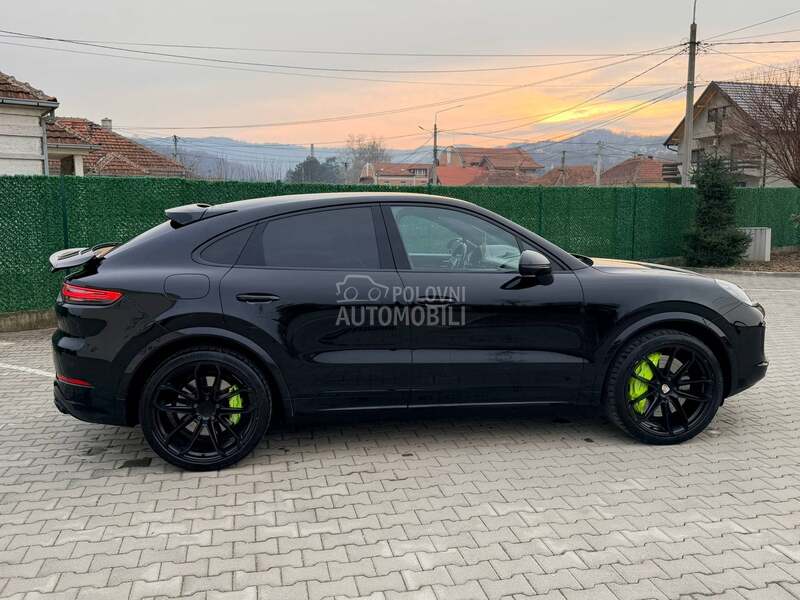 Porsche Cayenne Coupe TURBO 550HP