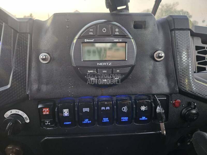 Polaris rzr 1000 4sed