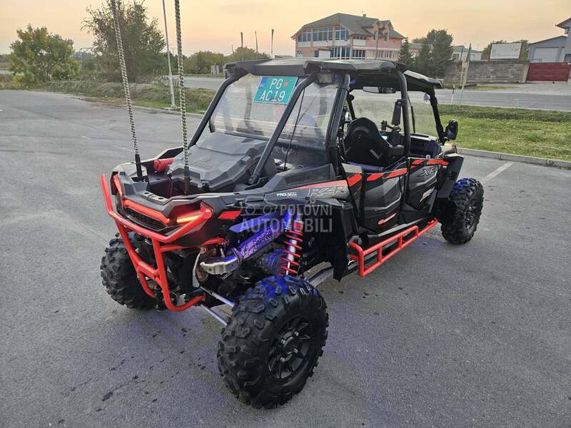 Polaris rzr 1000 4sed