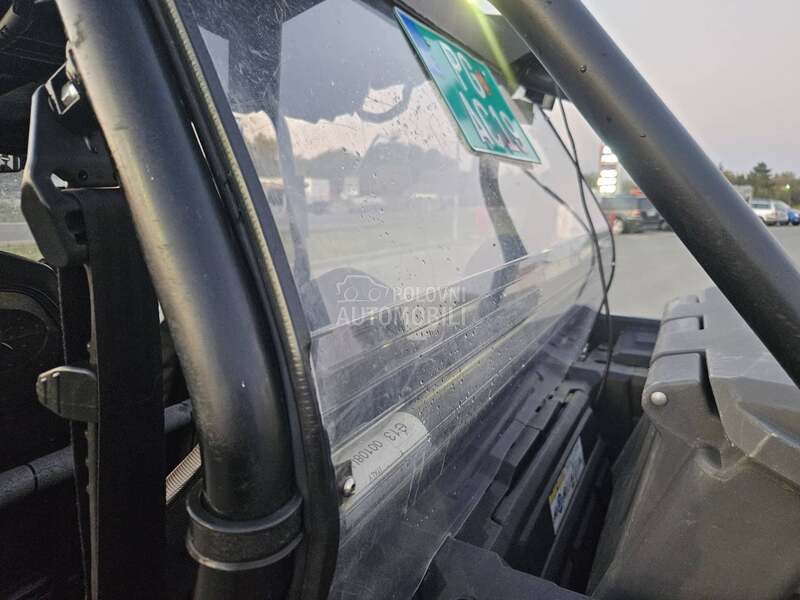 Polaris rzr 1000 4sed