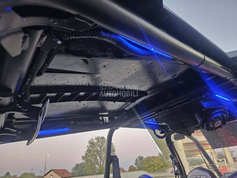 Polaris rzr 1000 4sed