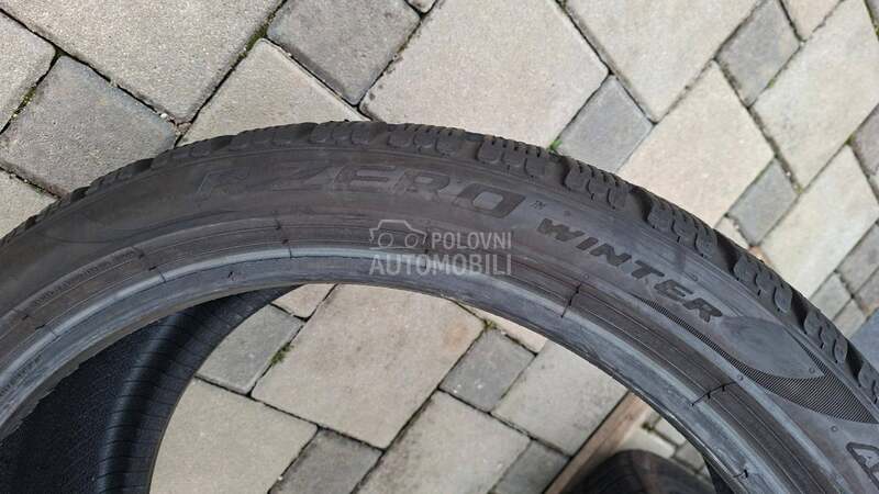 Pirelli 255/35 R19 Zimska