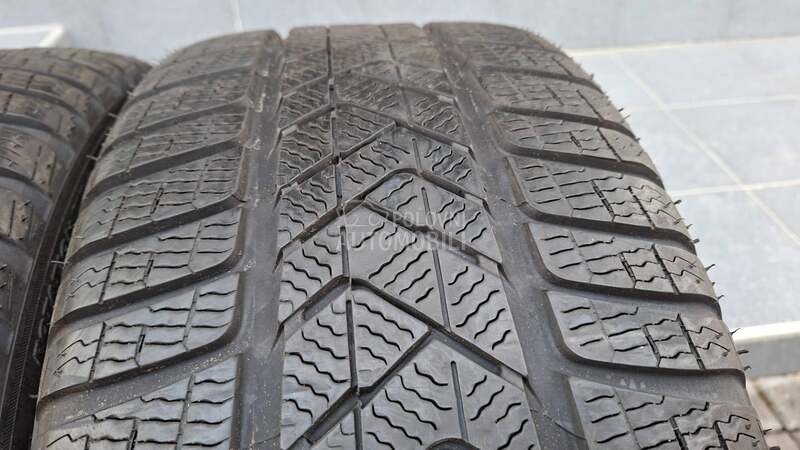 Pirelli 255/35 R19 Zimska