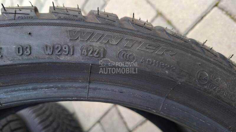 Pirelli 255/35 R19 Zimska