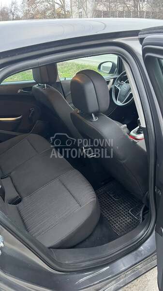 Opel Astra J 