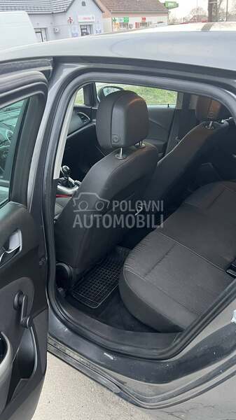 Opel Astra J 
