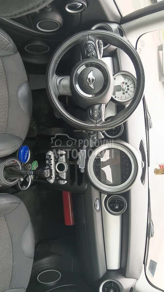 MINI Cooper 1.6