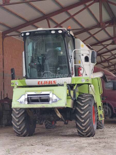 Claas Avero 240