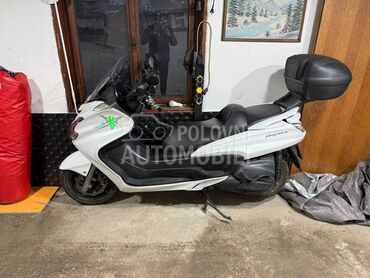 Yamaha majesty 400 2011 Akrap