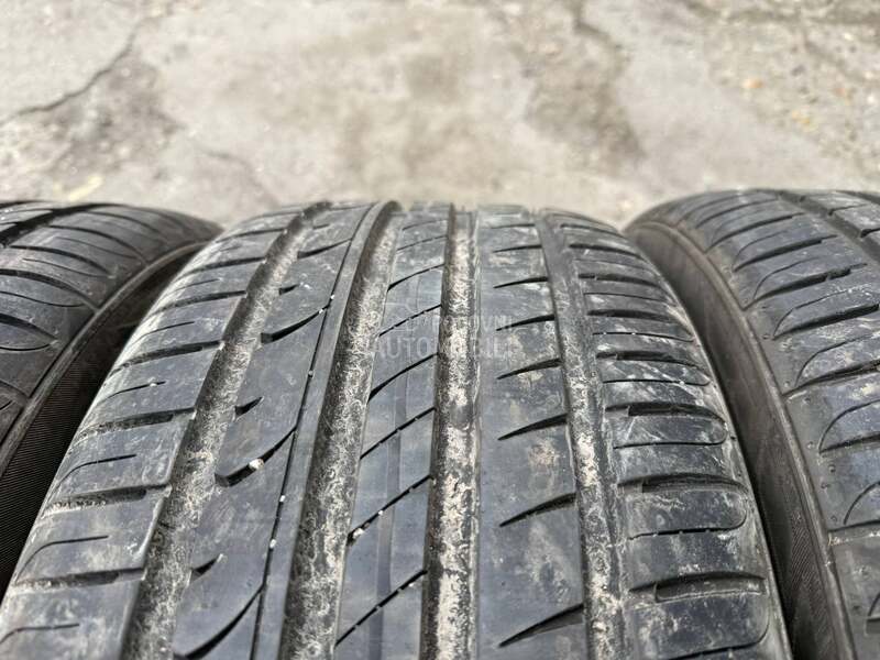 Hankook 235/45 R18 Letnja