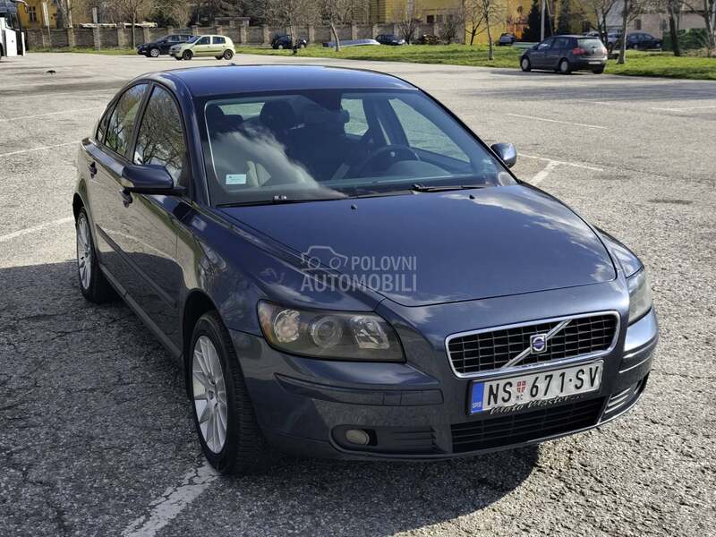 Volvo S40 