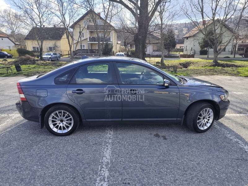 Volvo S40 