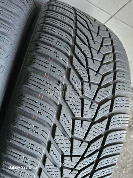 Hankook 235/55 R18 Zimska