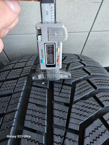 Hankook 235/35 R19 Zimska