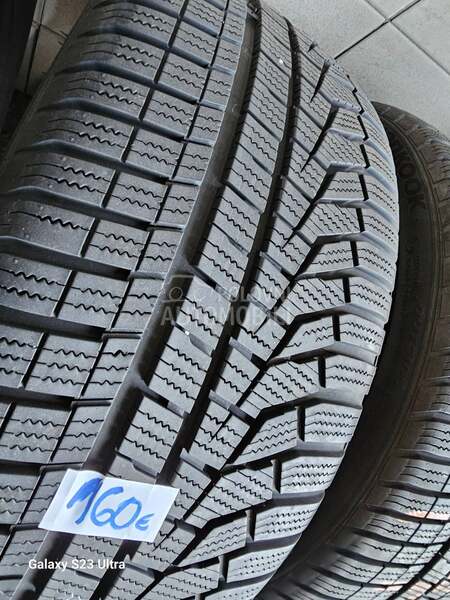 Hankook 235/35 R19 Zimska