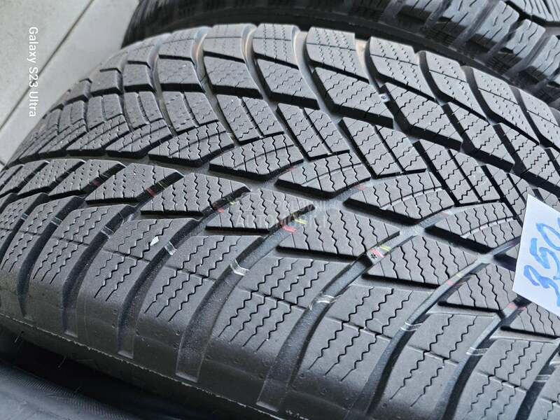 Bridgestone 225/55 R18 Zimska