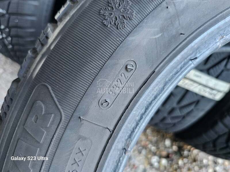 Tigar 215/60 R17 Zimska